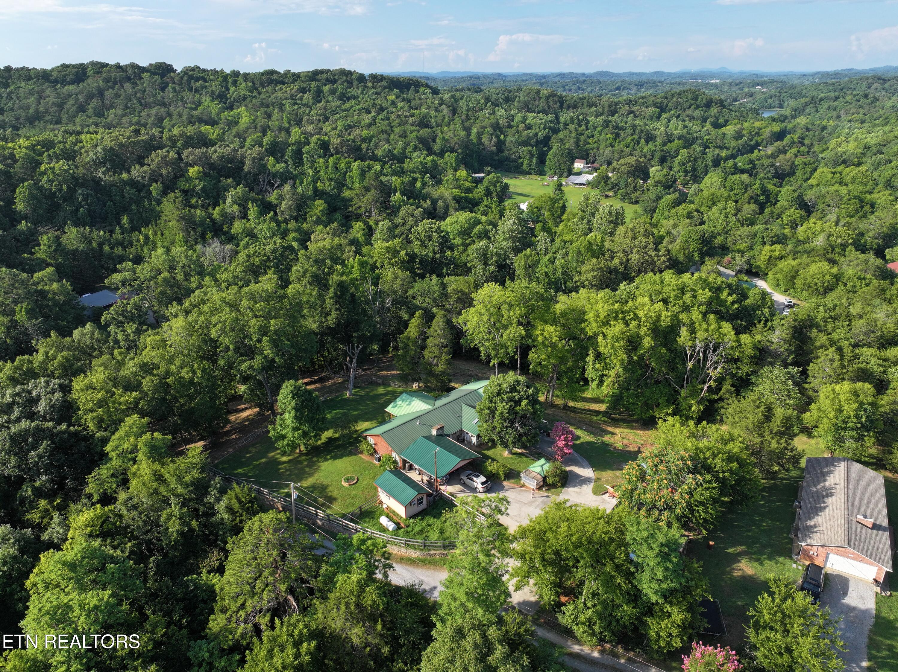 1869 E Old Topside Road Louisville TN 37777