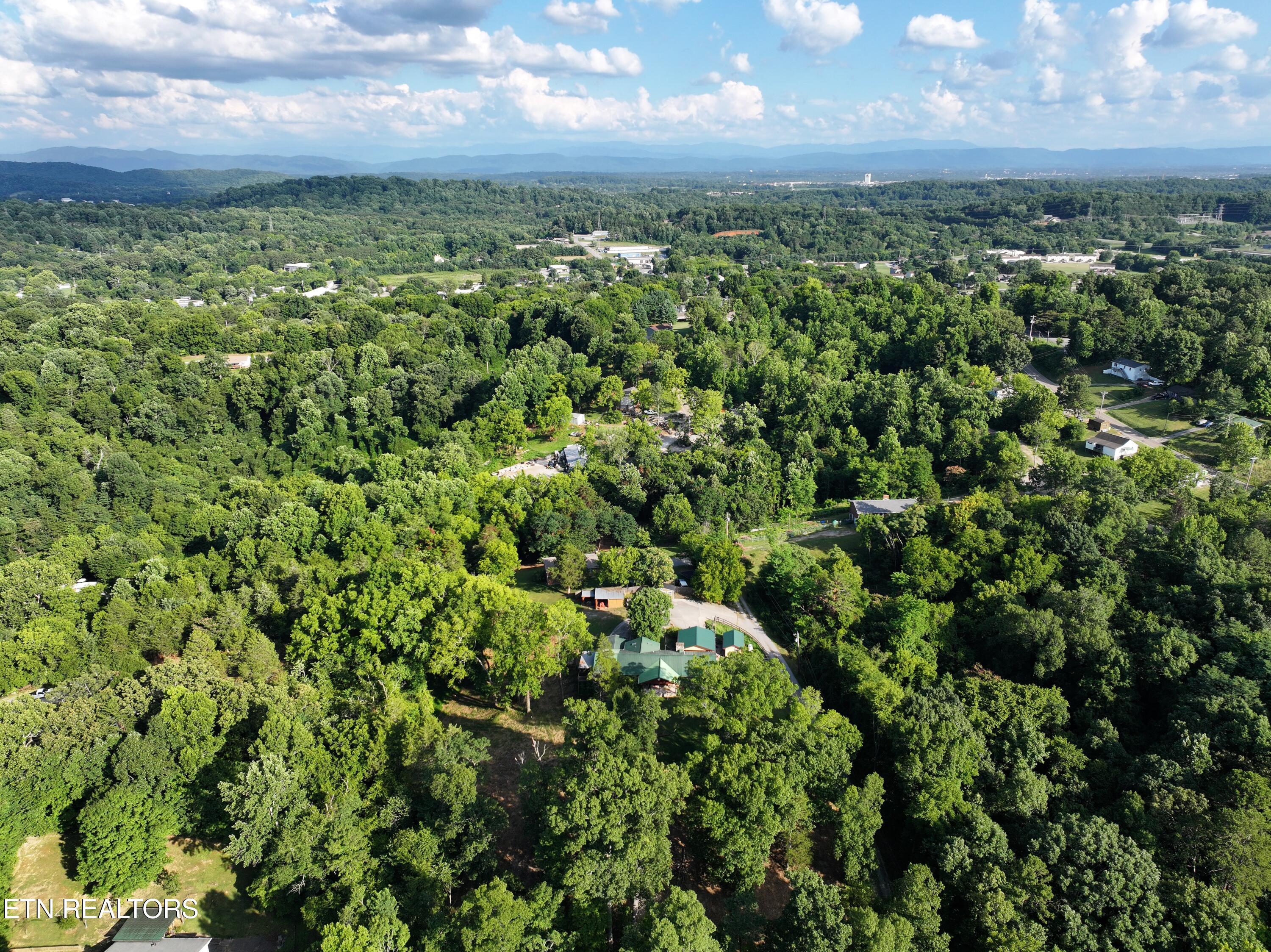 1869 E Old Topside Road Louisville TN 37777