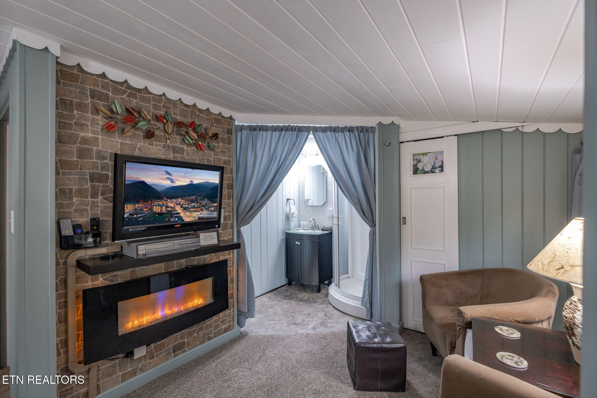 204 Hill Street Gatlinburg TN 37738