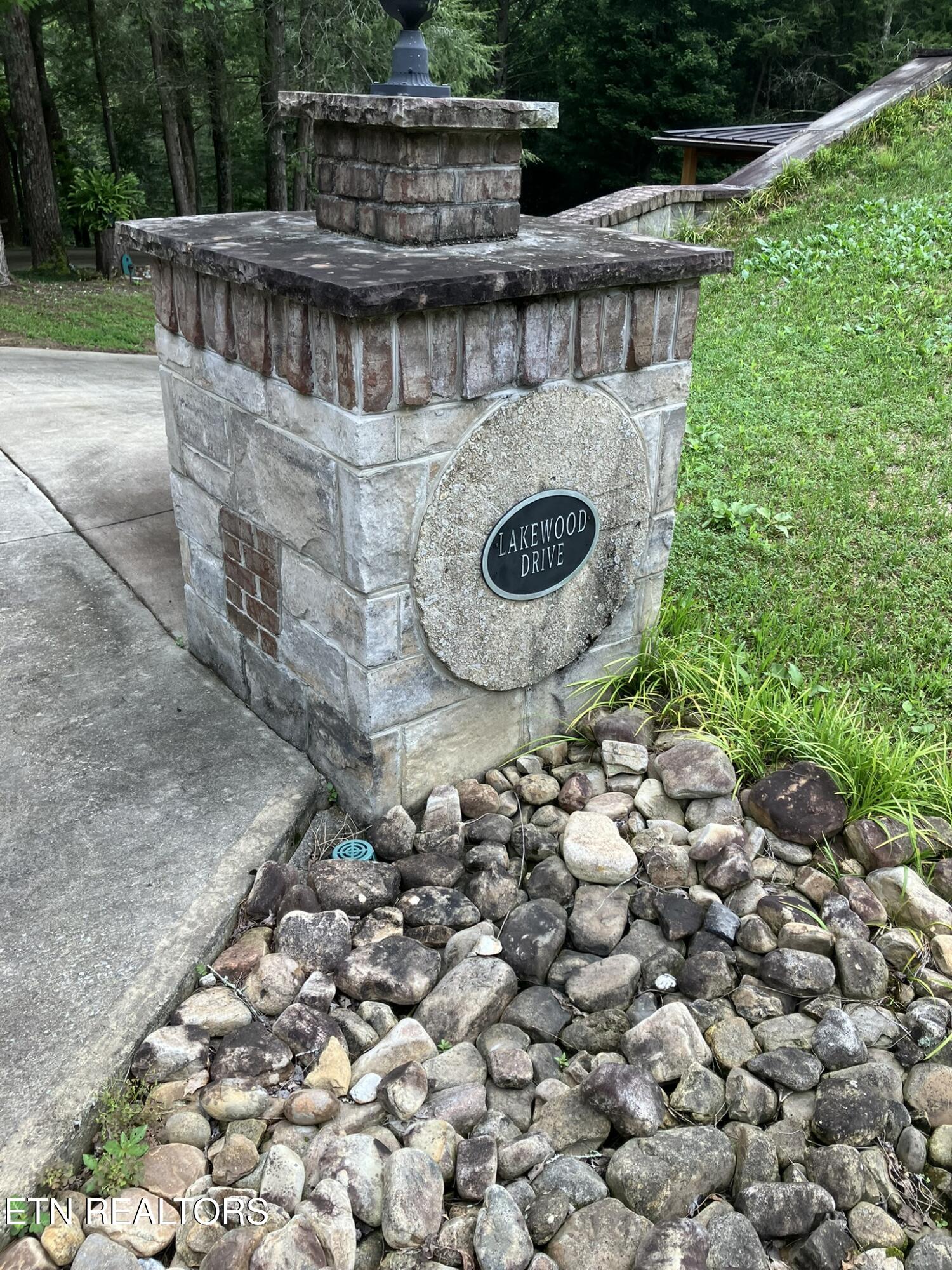 381 Lakewood Drive Jamestown TN 38556