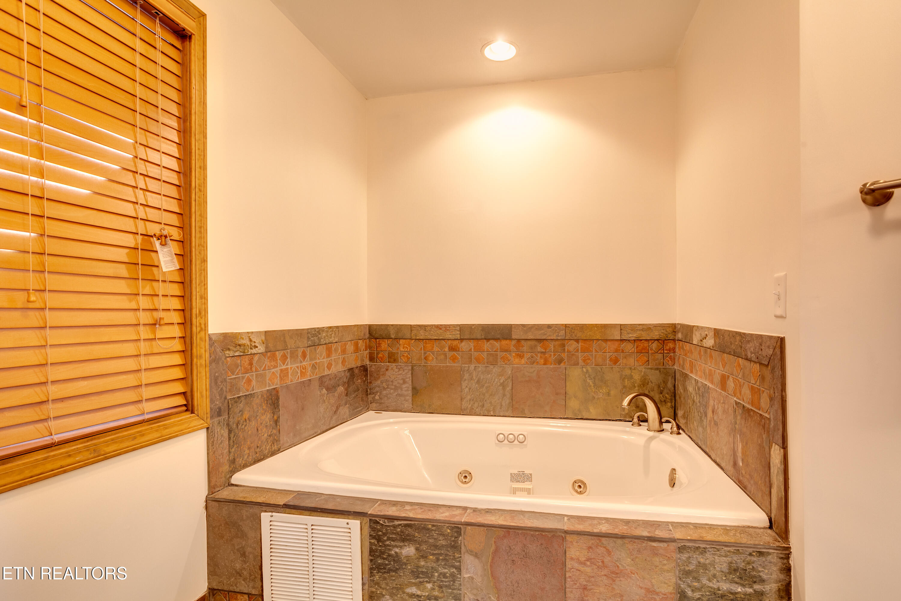 419 Larayne Hollow Road Sharps Chapel TN 37866