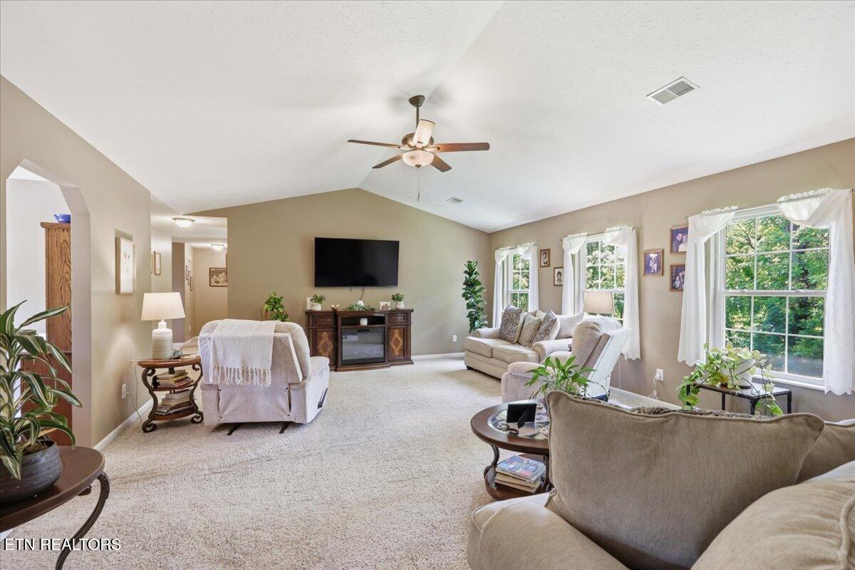 426 Plena Lane Kodak TN 37764