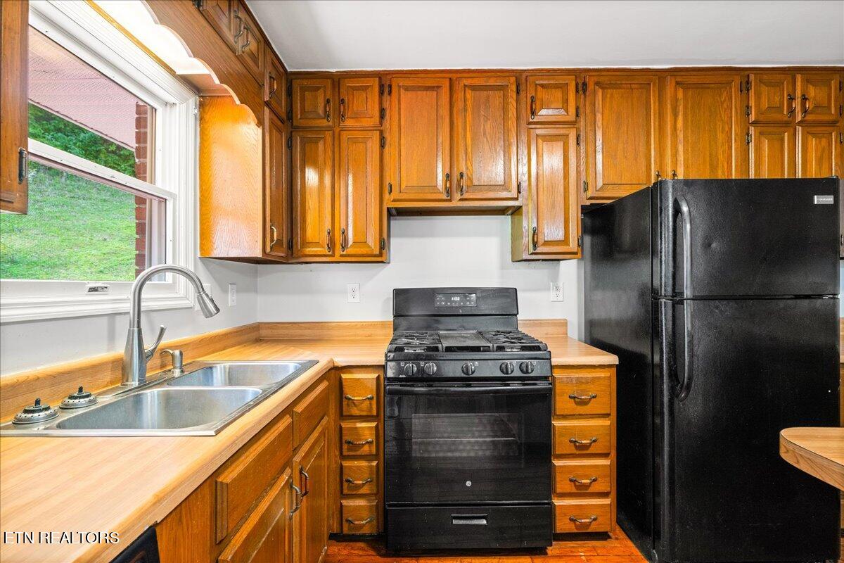 264&268 Little Cove Creek Road Caryville TN 37714