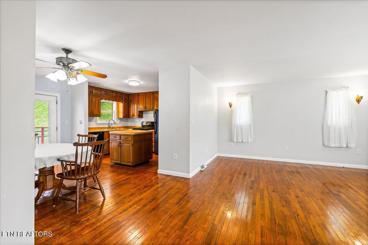 264&268 Little Cove Creek Road Caryville TN 37714