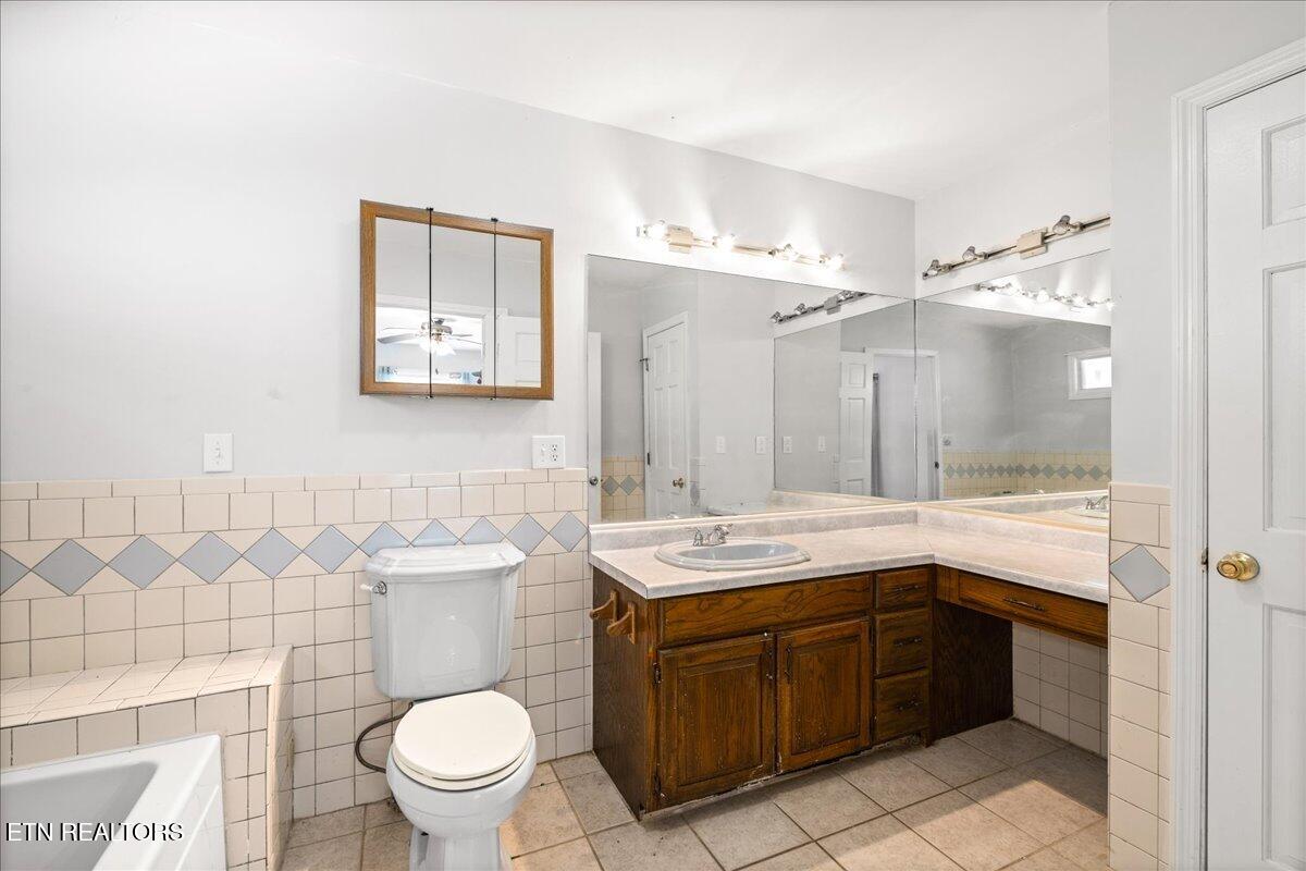 264&268 Little Cove Creek Road Caryville TN 37714