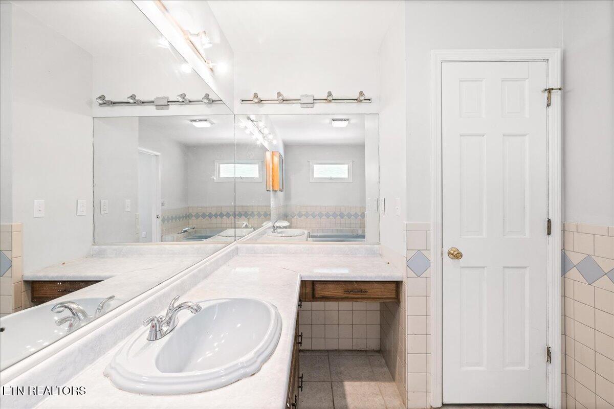 264&268 Little Cove Creek Road Caryville TN 37714