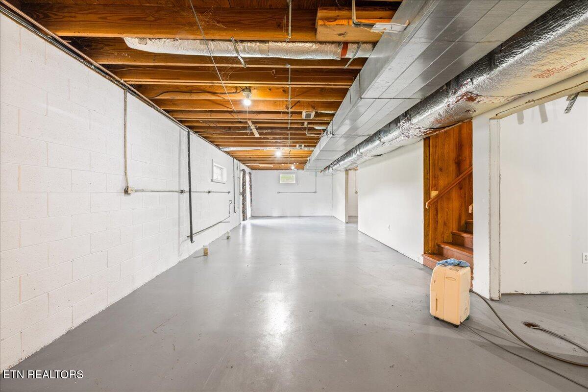 264&268 Little Cove Creek Road Caryville TN 37714