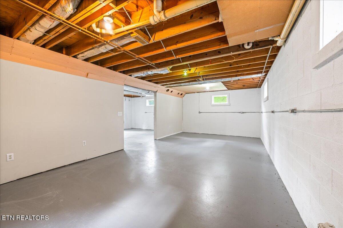 264&268 Little Cove Creek Road Caryville TN 37714