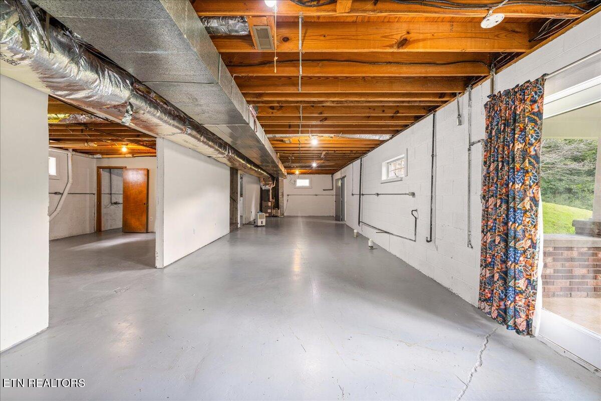 264&268 Little Cove Creek Road Caryville TN 37714