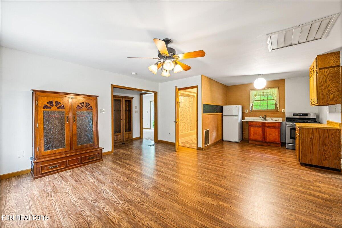 264&268 Little Cove Creek Road Caryville TN 37714