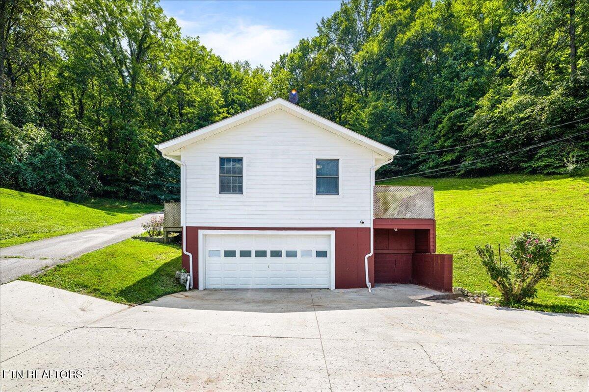 264&268 Little Cove Creek Road Caryville TN 37714