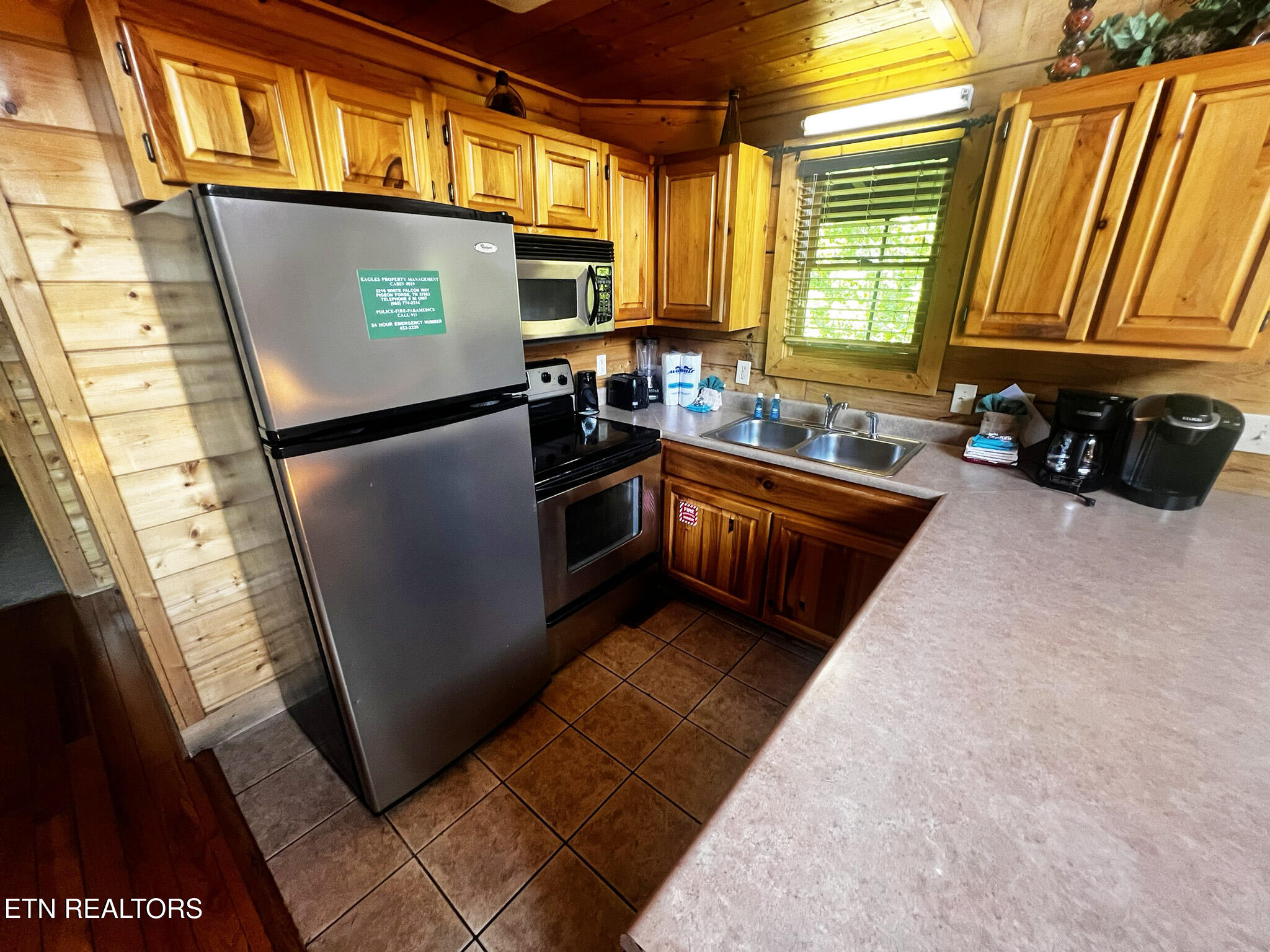 3216 White Falcon Way Pigeon Forge TN 37863
