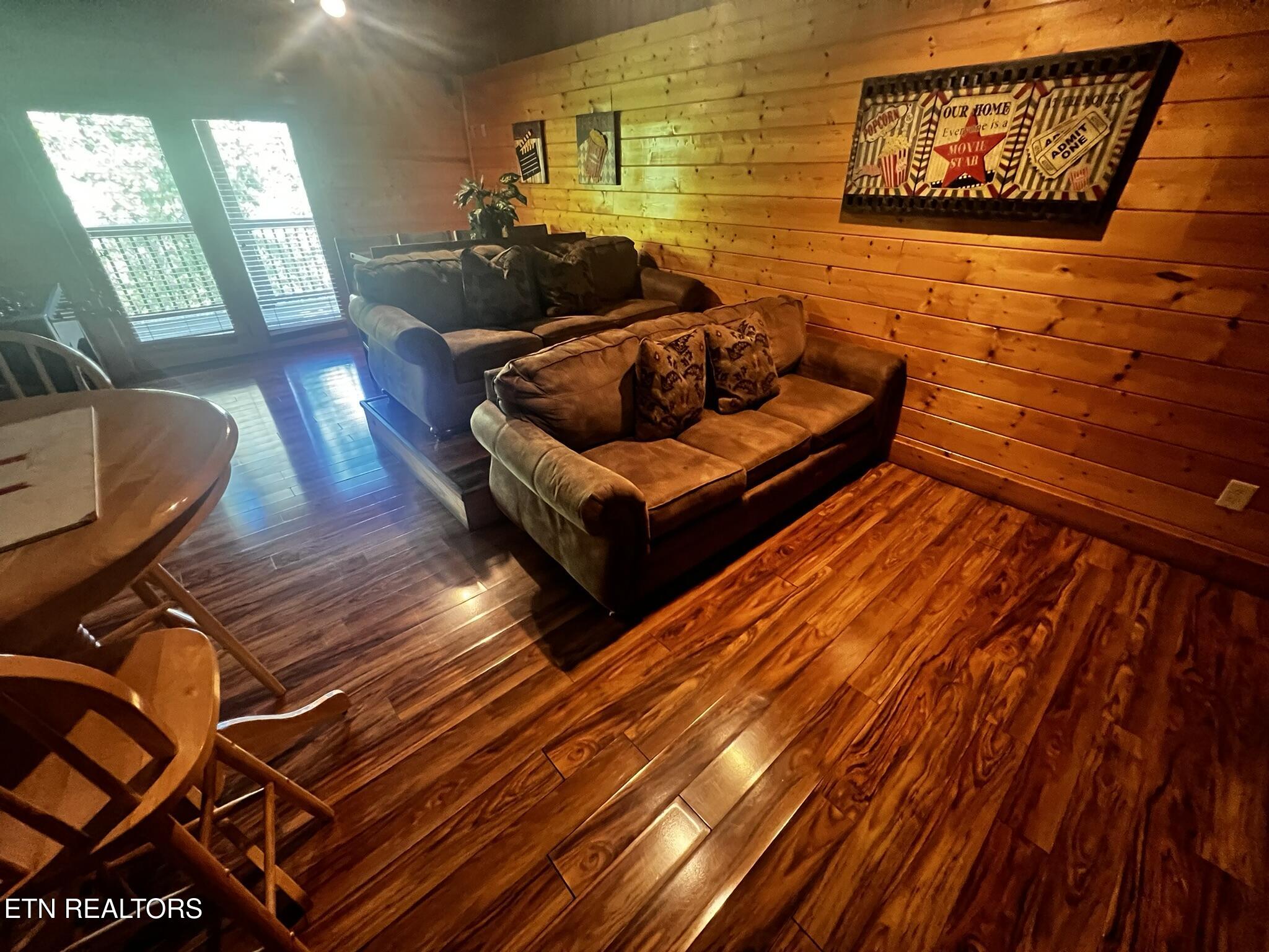 3216 White Falcon Way Pigeon Forge TN 37863