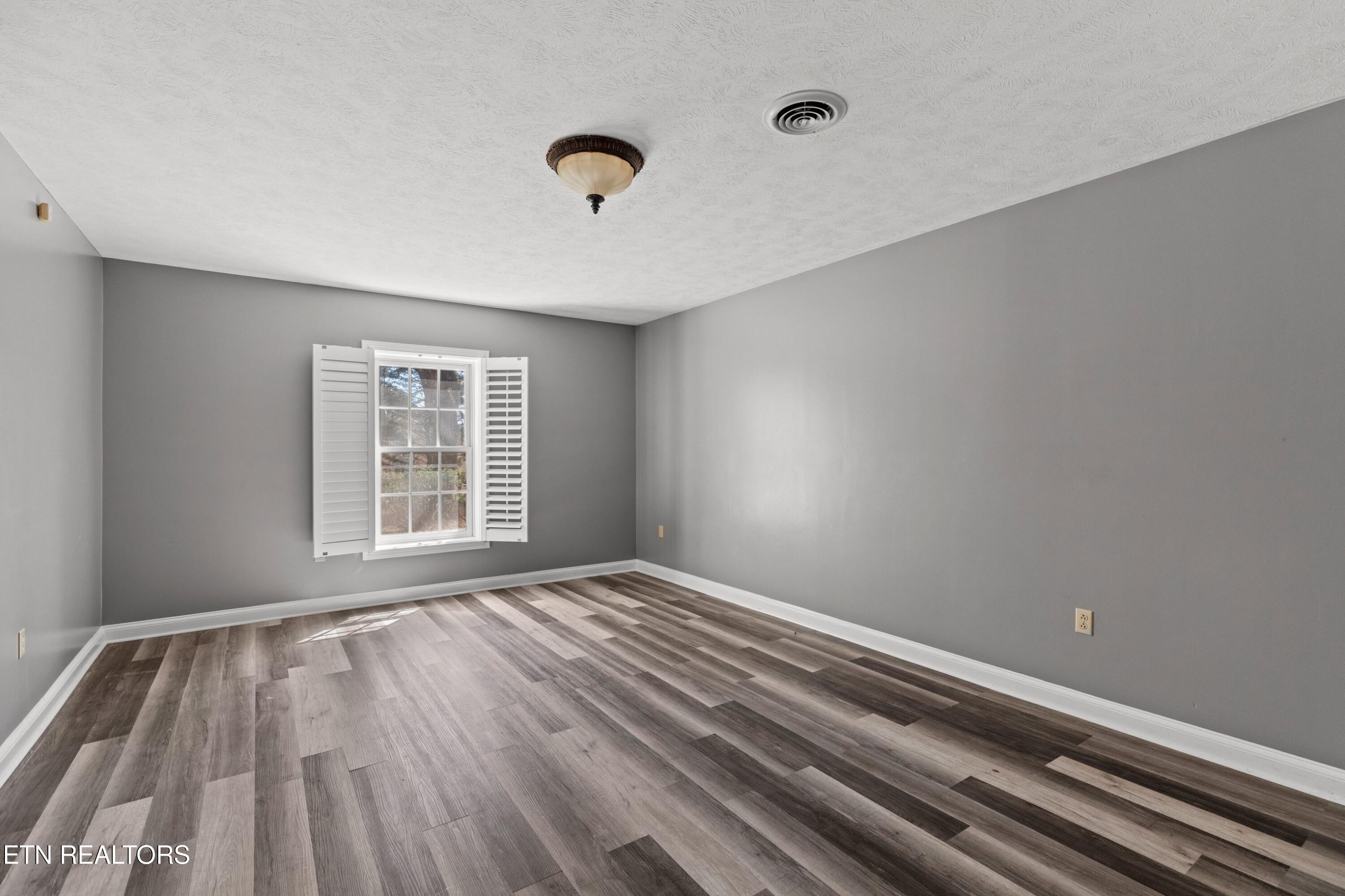 1075 St Ives Court Morristown TN 37814