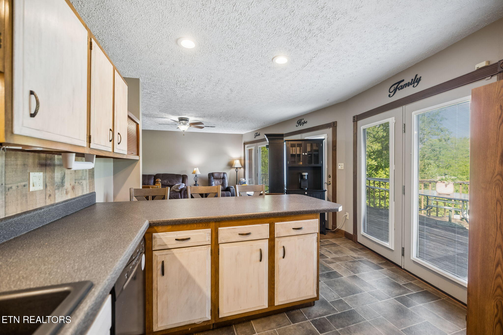 6911 Sevierville Pike Knoxville TN 37920
