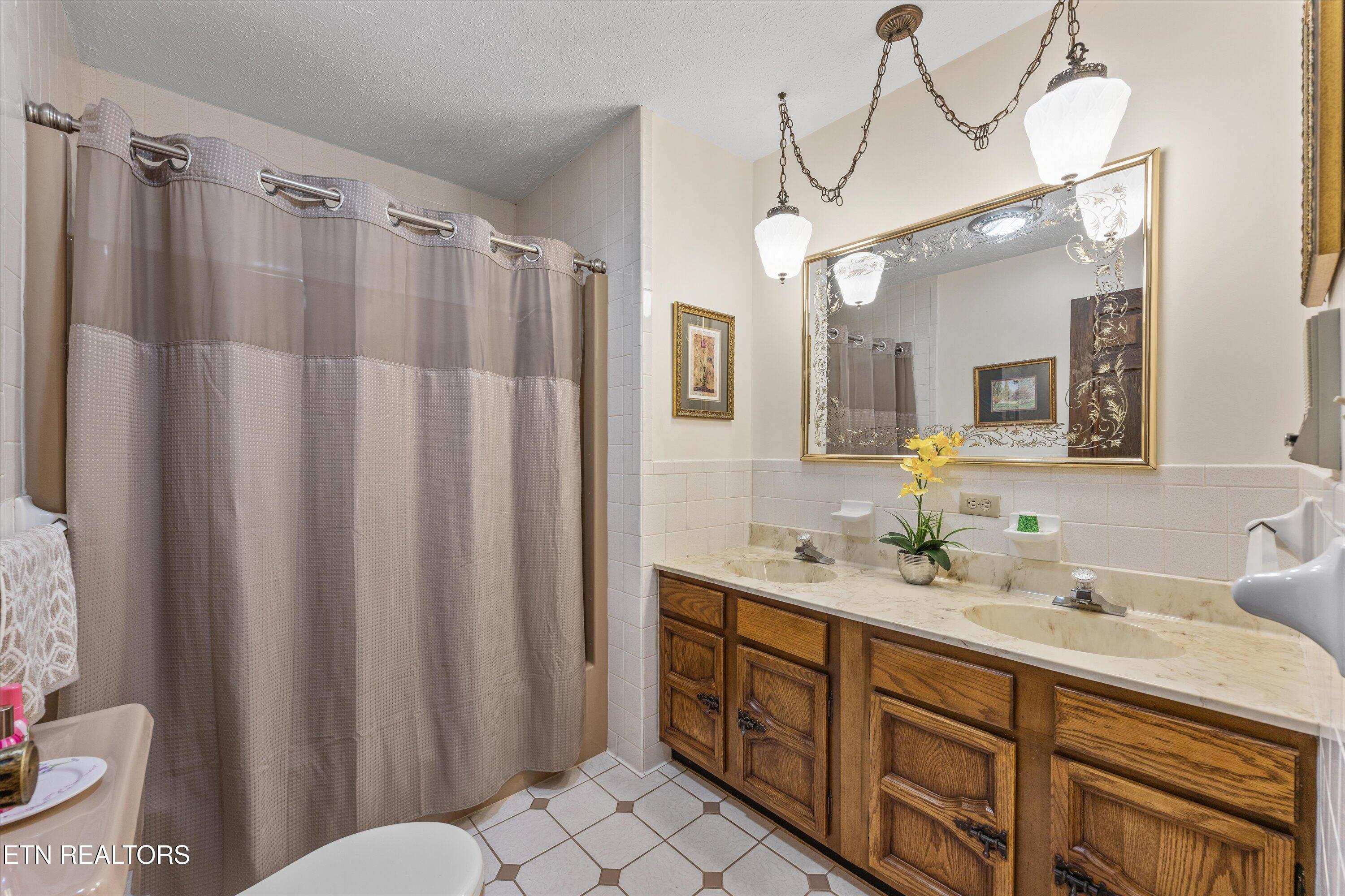 8028 Oak Ridge Highway Knoxville TN 37931