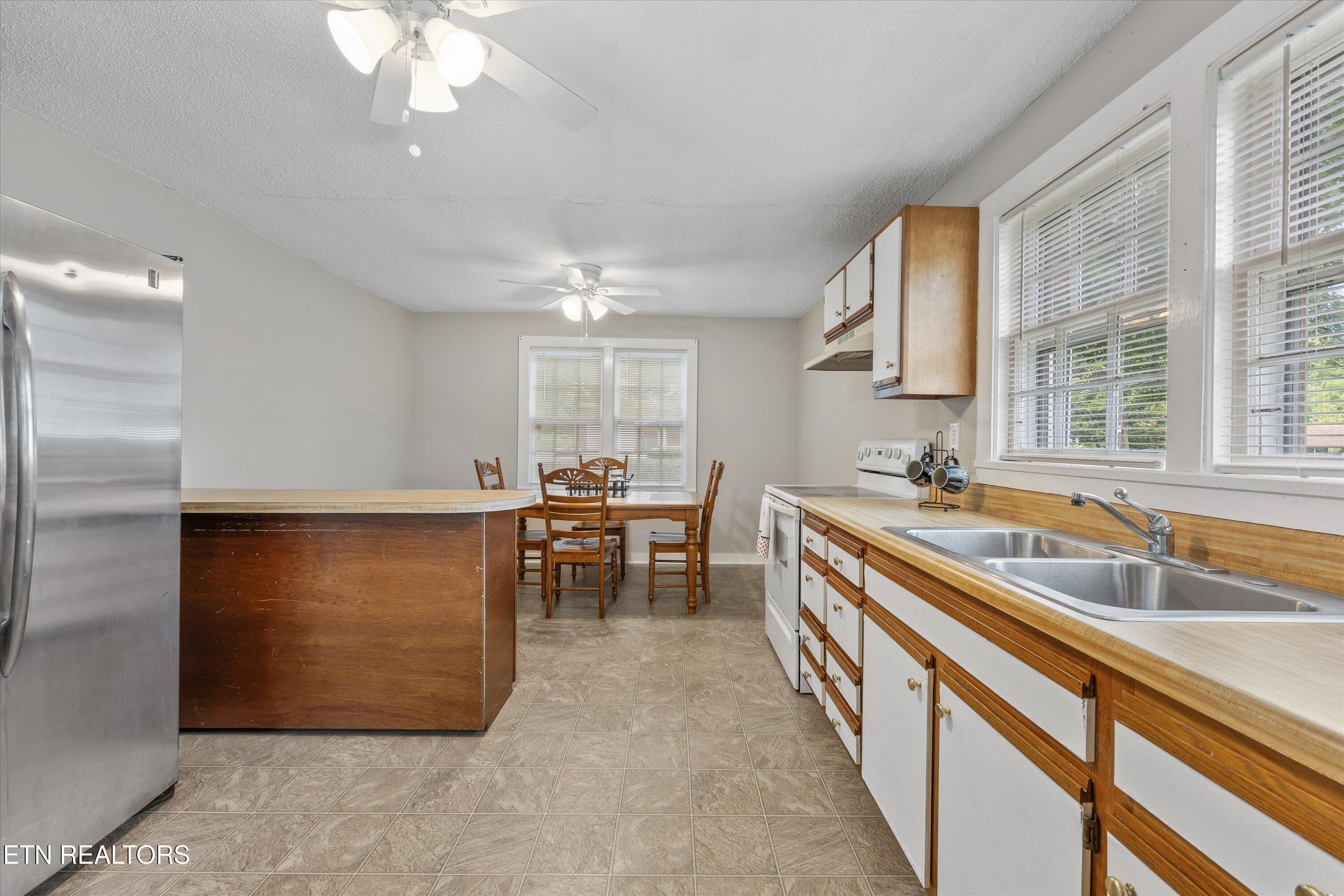 8028 Oak Ridge Highway Knoxville TN 37931