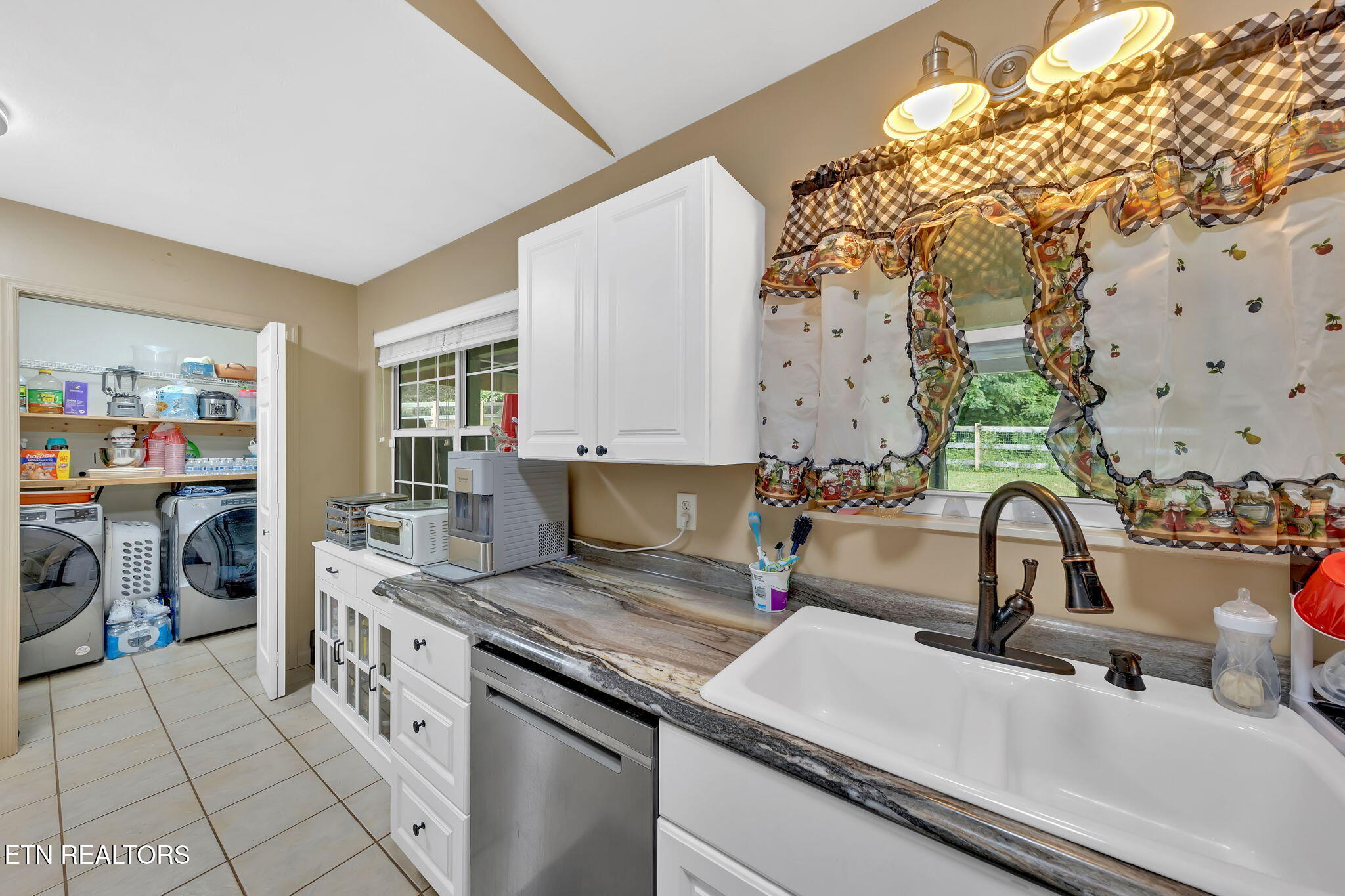 3721 Meadowland Drive Morristown TN 37814