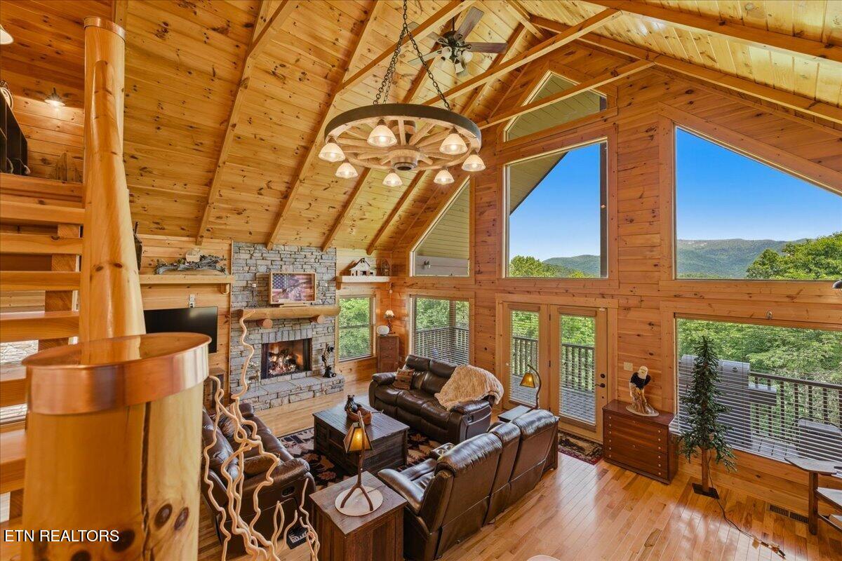 2732 Cayanne Road Cosby TN 37722