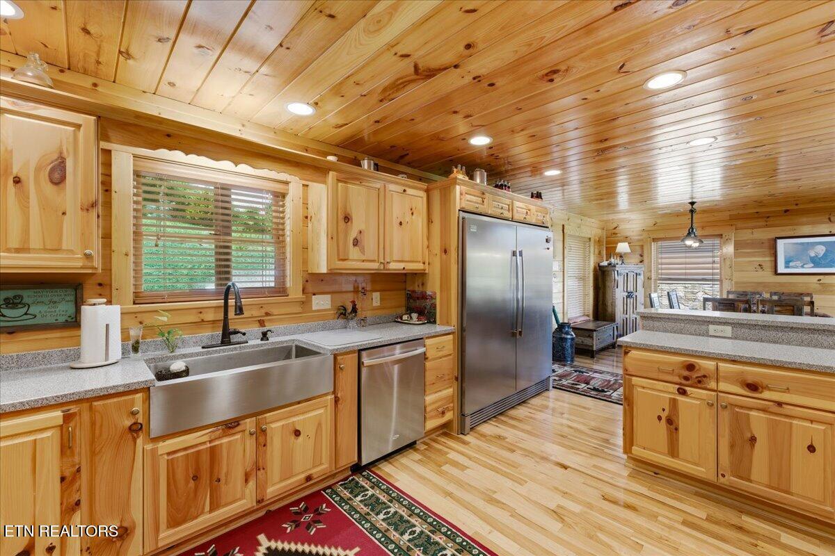 2732 Cayanne Road Cosby TN 37722