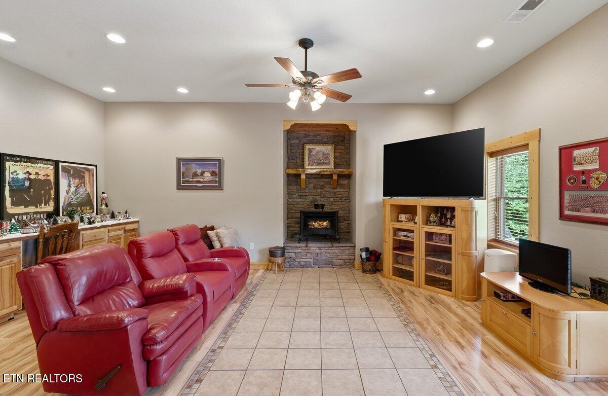 2732 Cayanne Road Cosby TN 37722