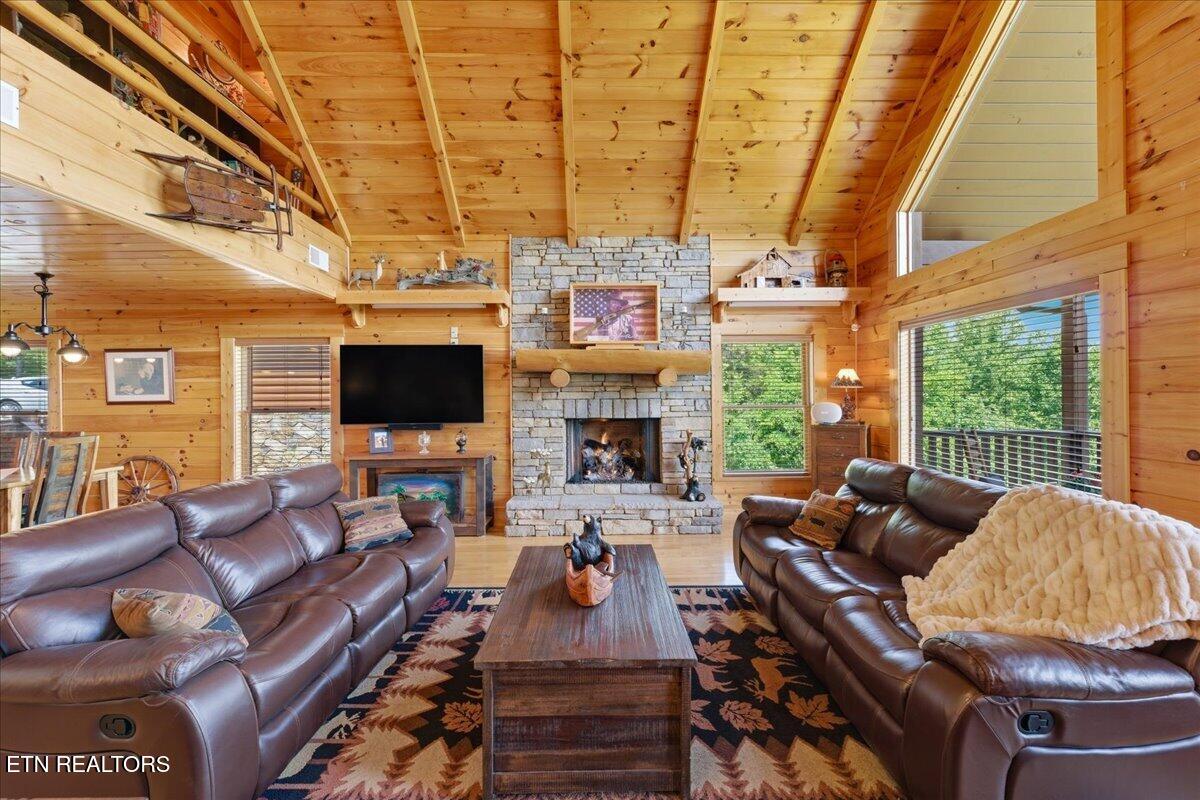 2732 Cayanne Road Cosby TN 37722