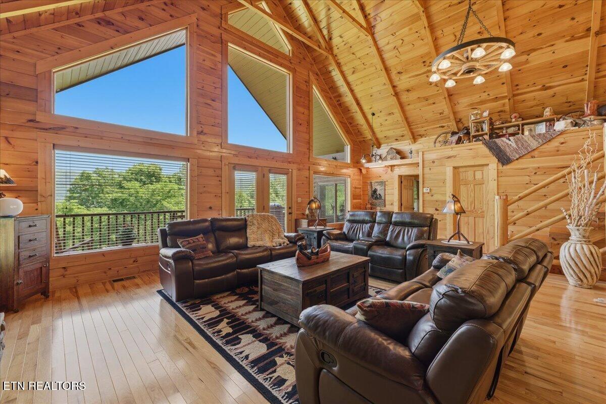 2732 Cayanne Road Cosby TN 37722