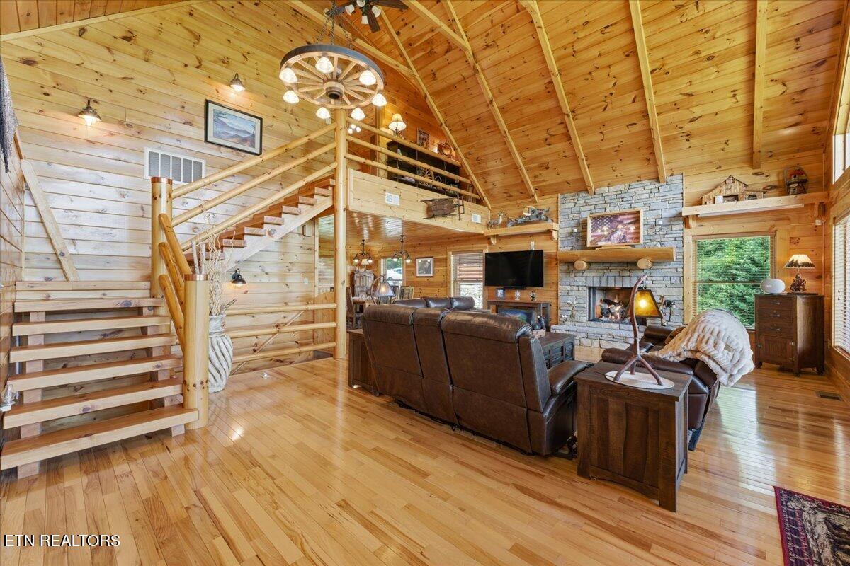 2732 Cayanne Road Cosby TN 37722
