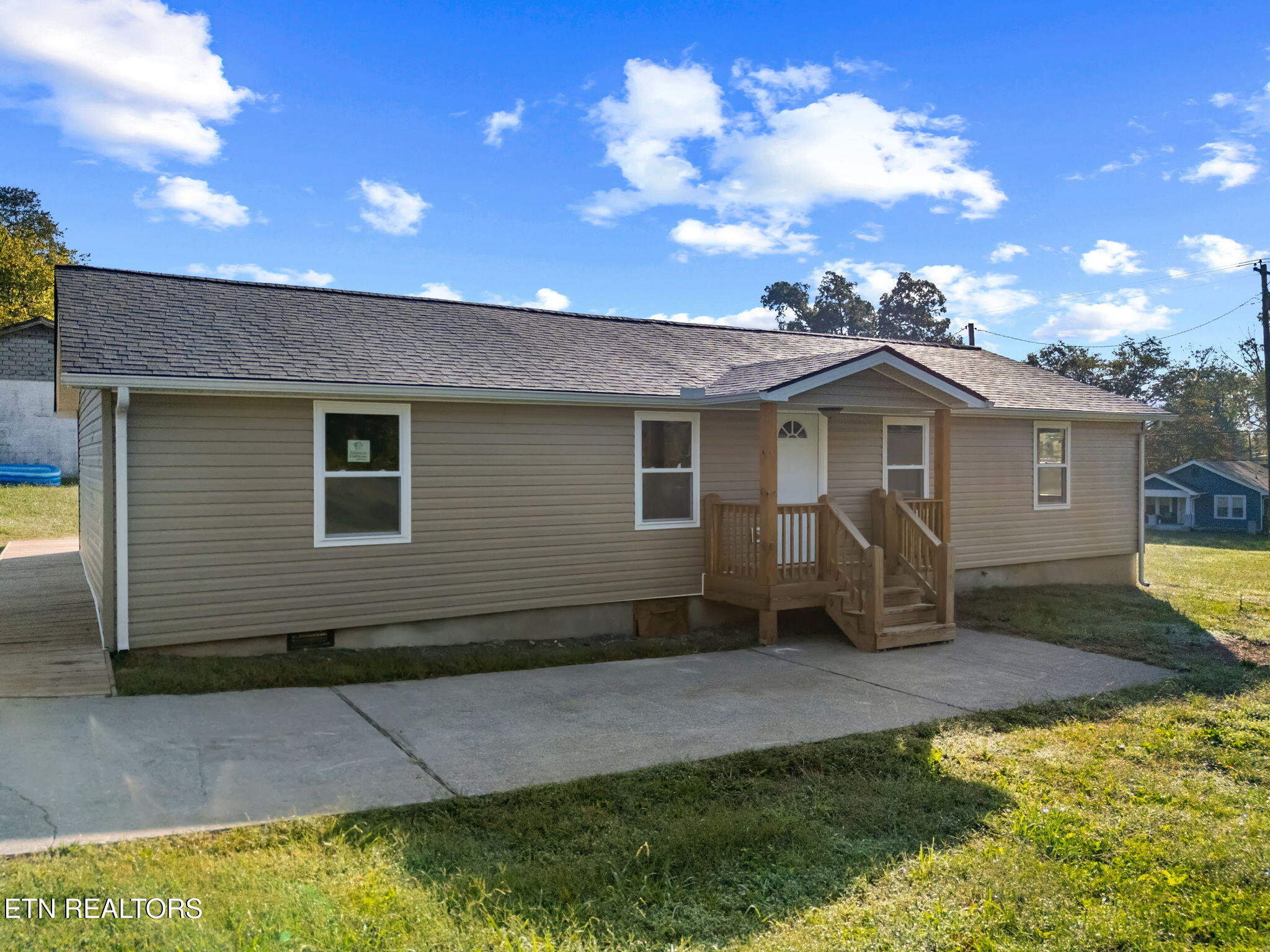 303 Hillcrest Street Clinton TN 37716