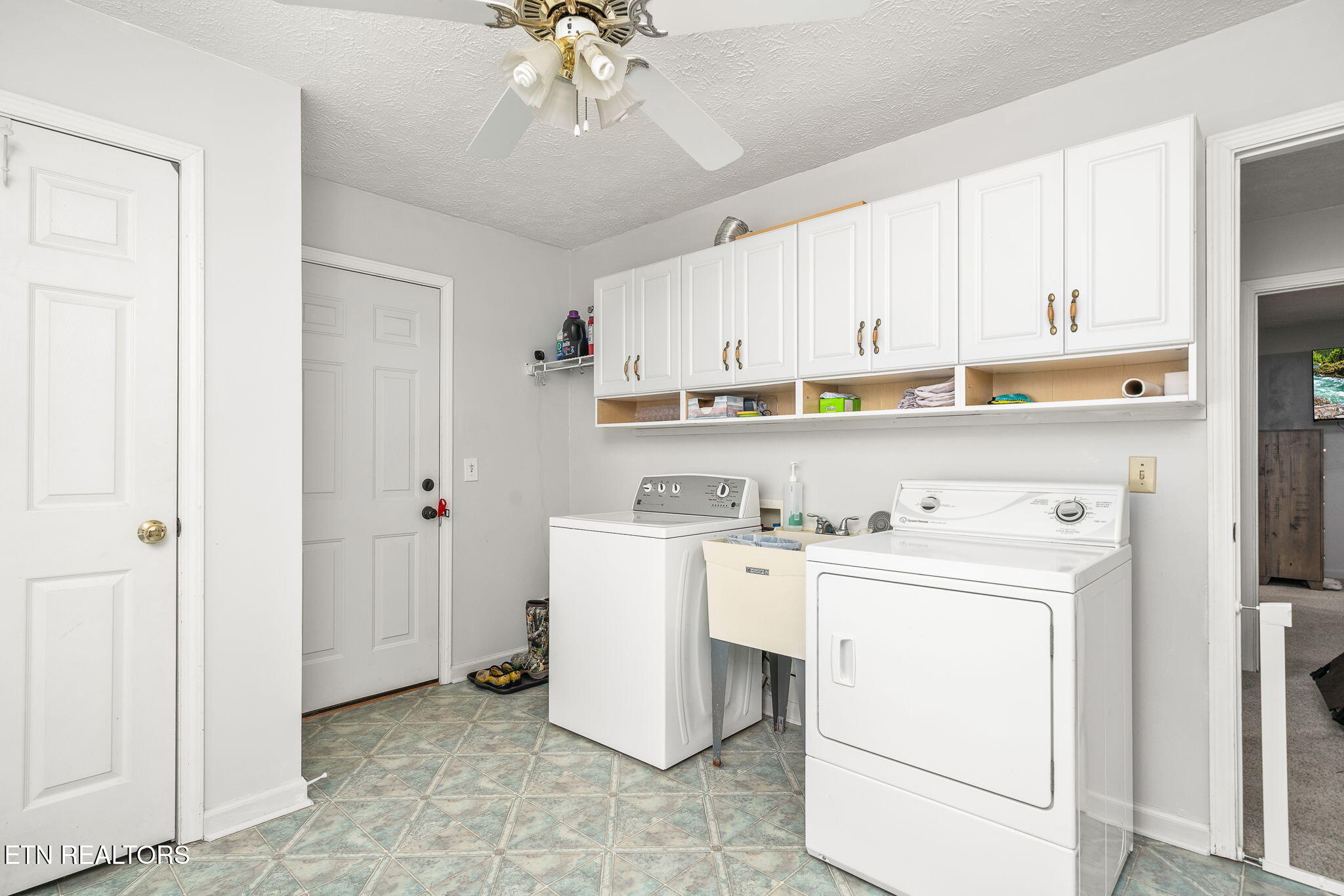 614 W Creston Road Crossville TN 38571