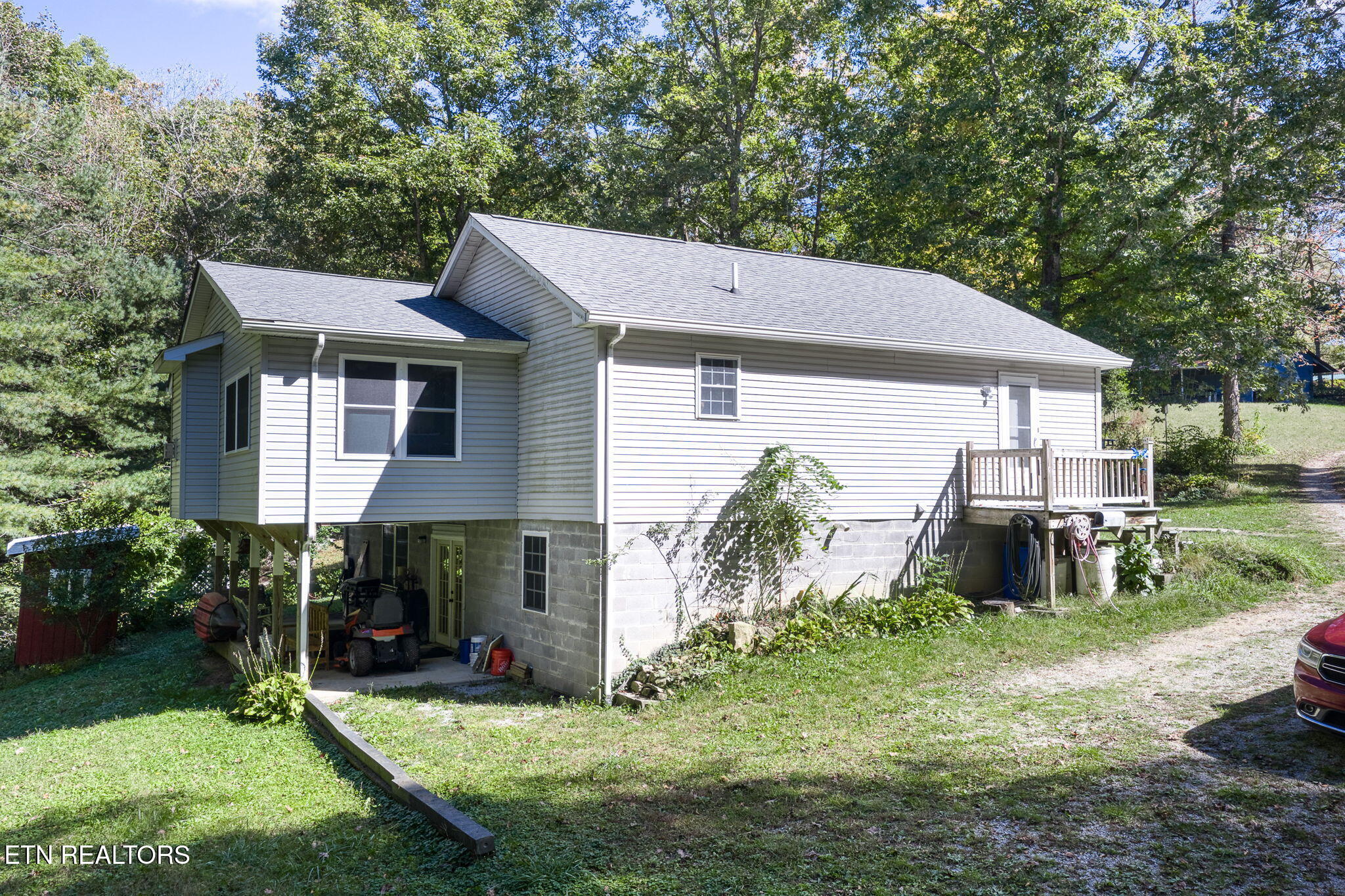 614 W Creston Road Crossville TN 38571