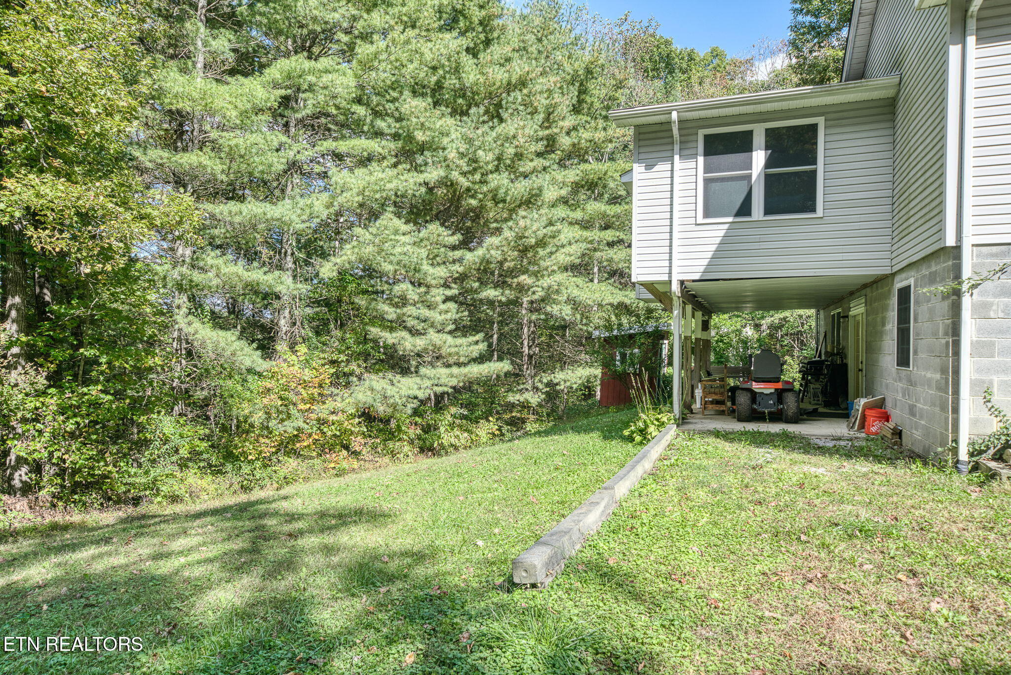 614 W Creston Road Crossville TN 38571