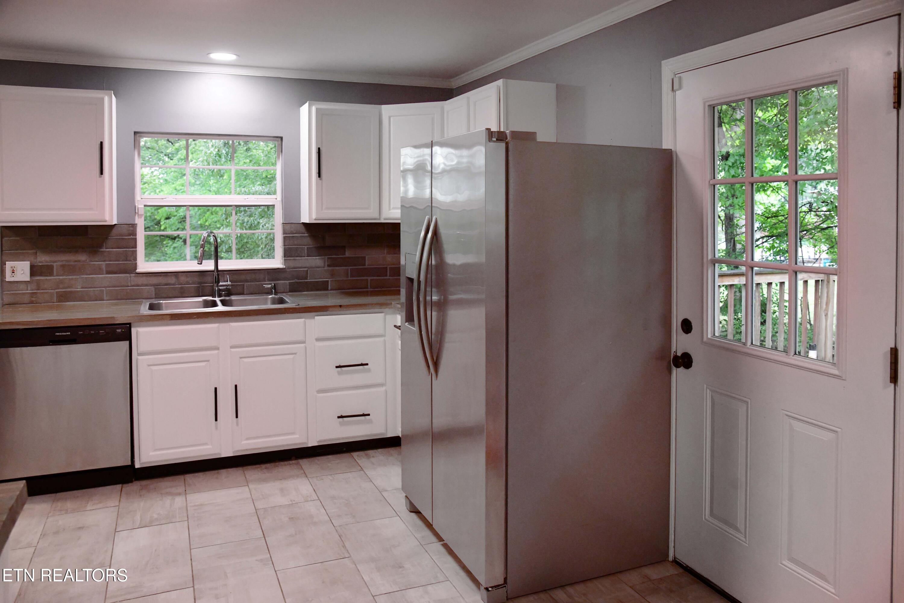 102 Henderson Lane Oak Ridge TN 37830
