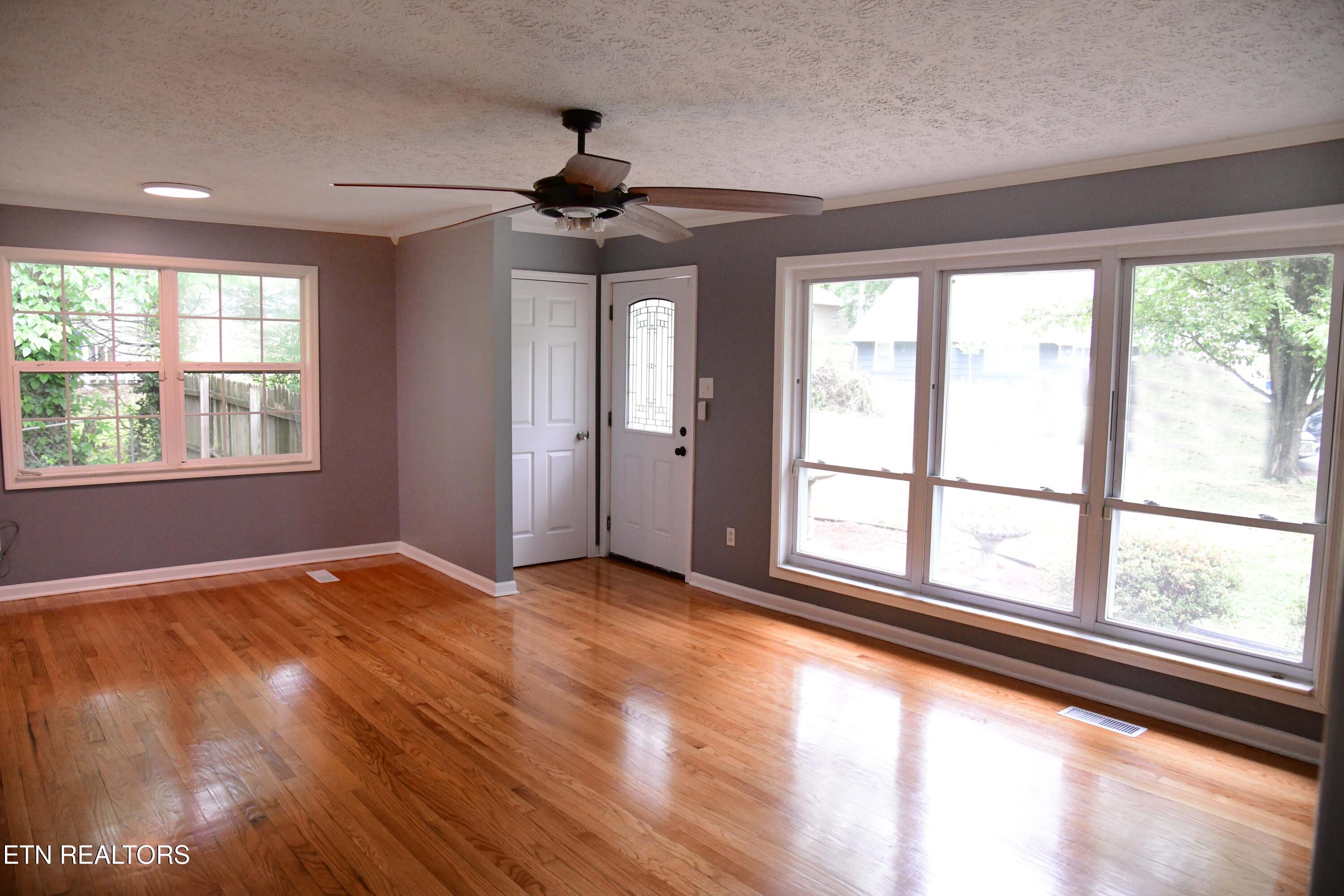 102 Henderson Lane Oak Ridge TN 37830