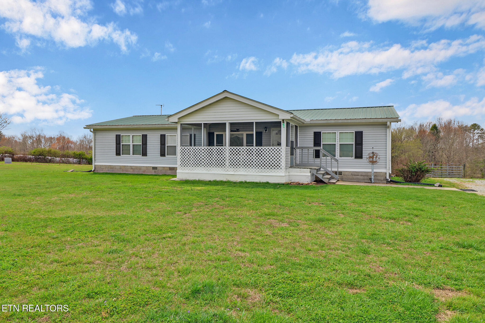 1978 Oloff Smith Road Allardt TN 38504
