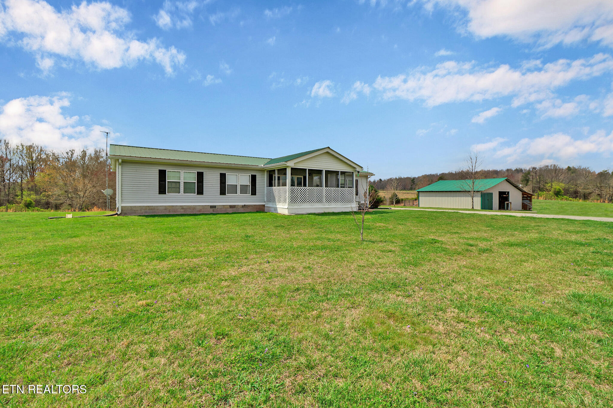 1978 Oloff Smith Road Allardt TN 38504