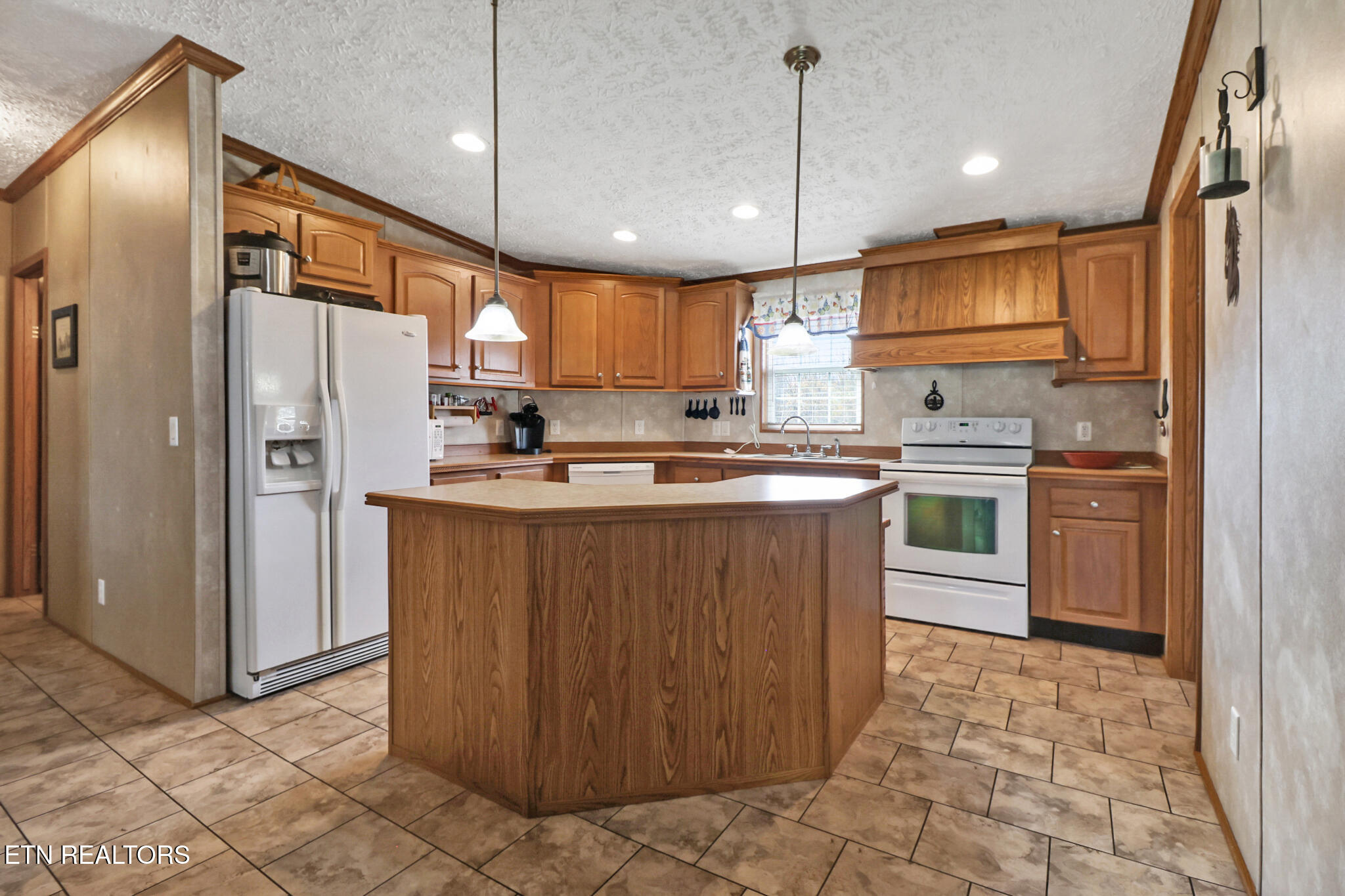 1978 Oloff Smith Road Allardt TN 38504