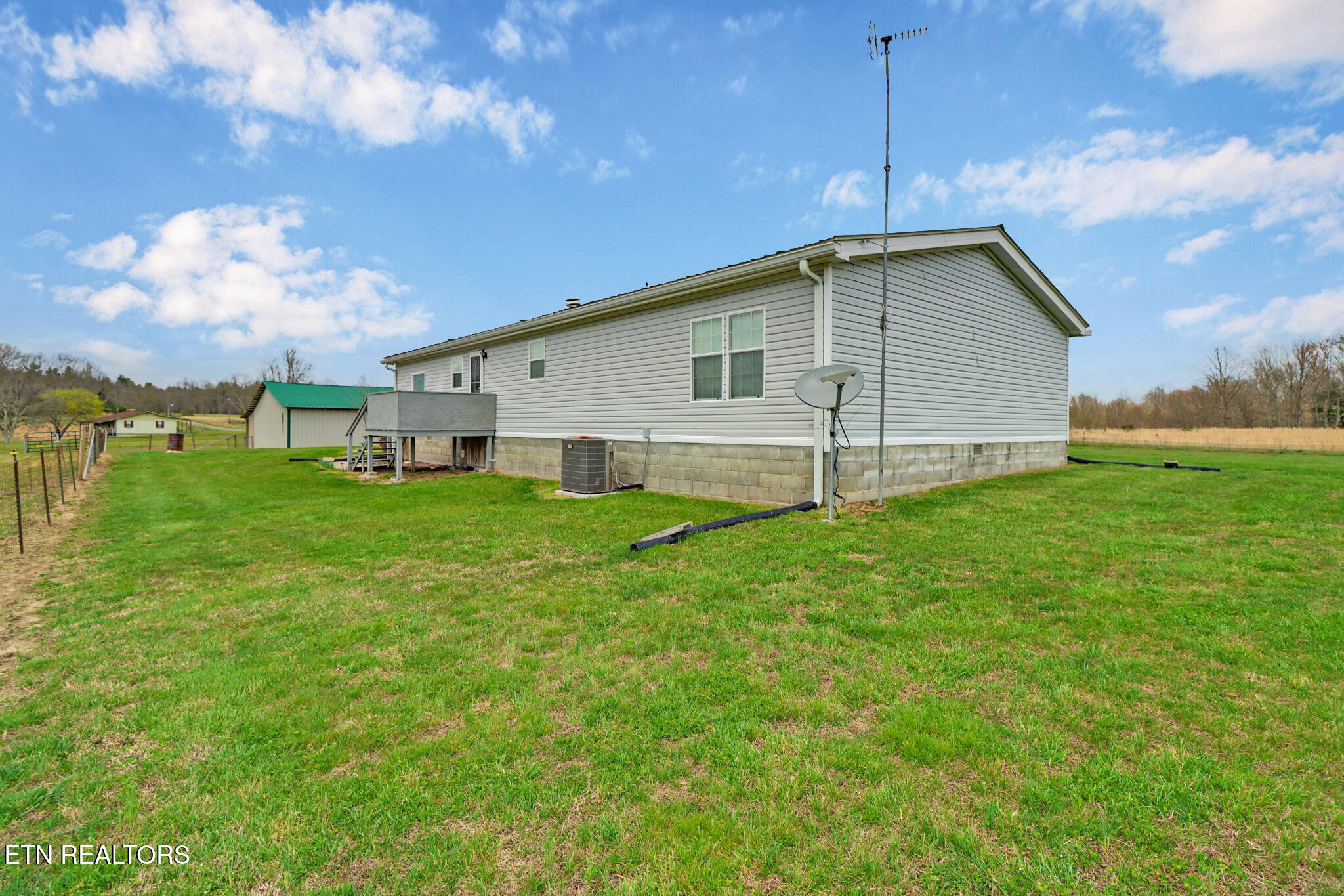 1978 Oloff Smith Road Allardt TN 38504