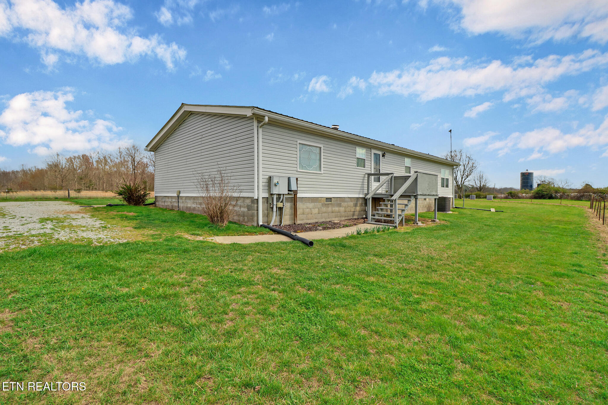 1978 Oloff Smith Road Allardt TN 38504