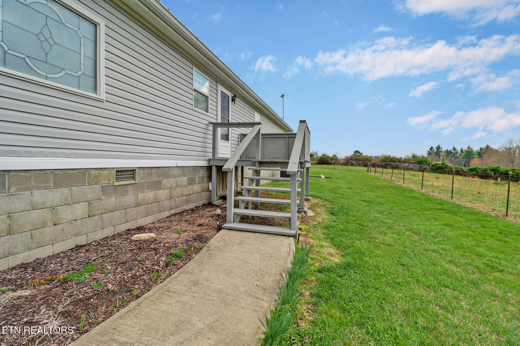 1978 Oloff Smith Road Allardt TN 38504