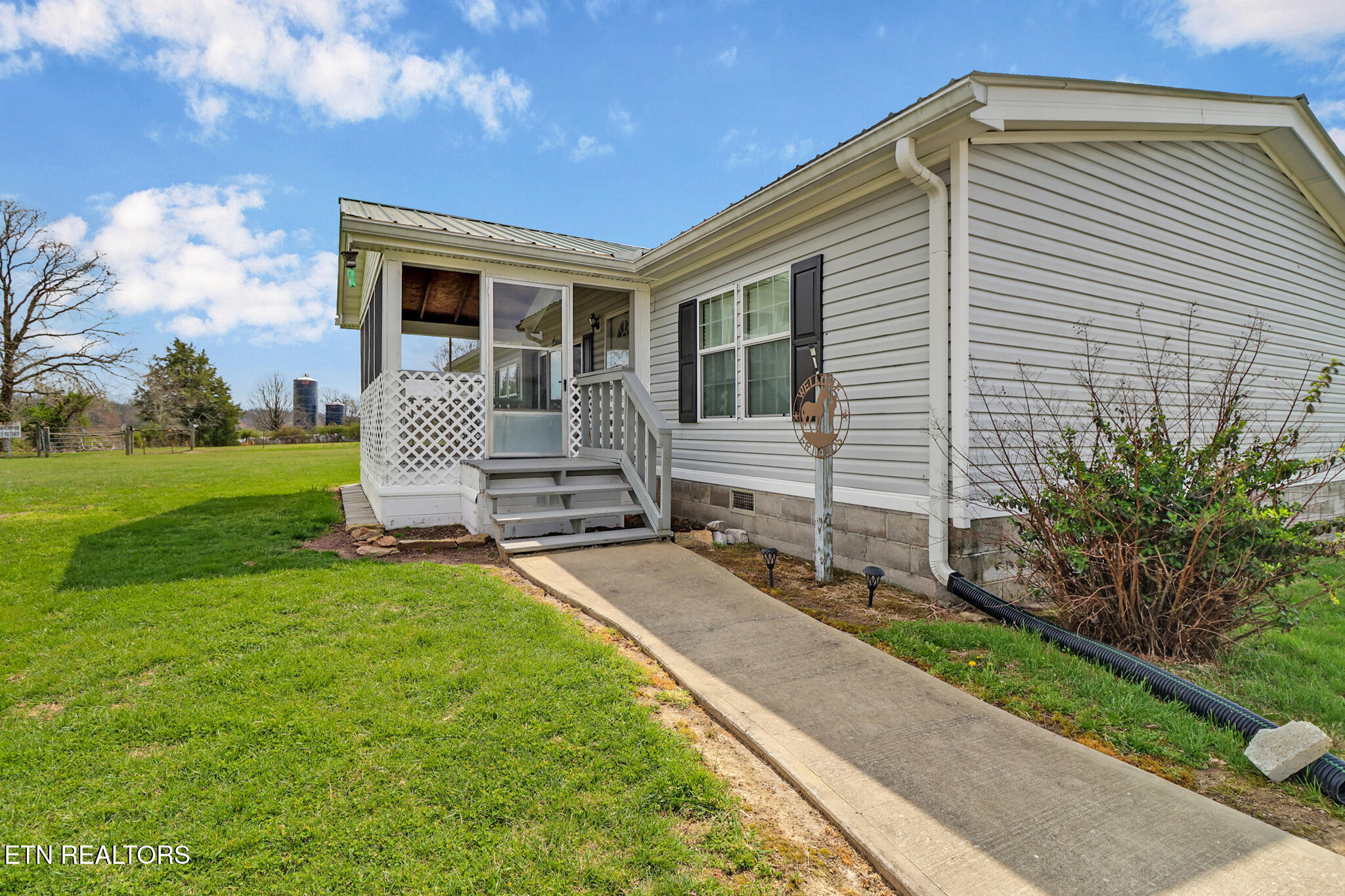 1978 Oloff Smith Road Allardt TN 38504