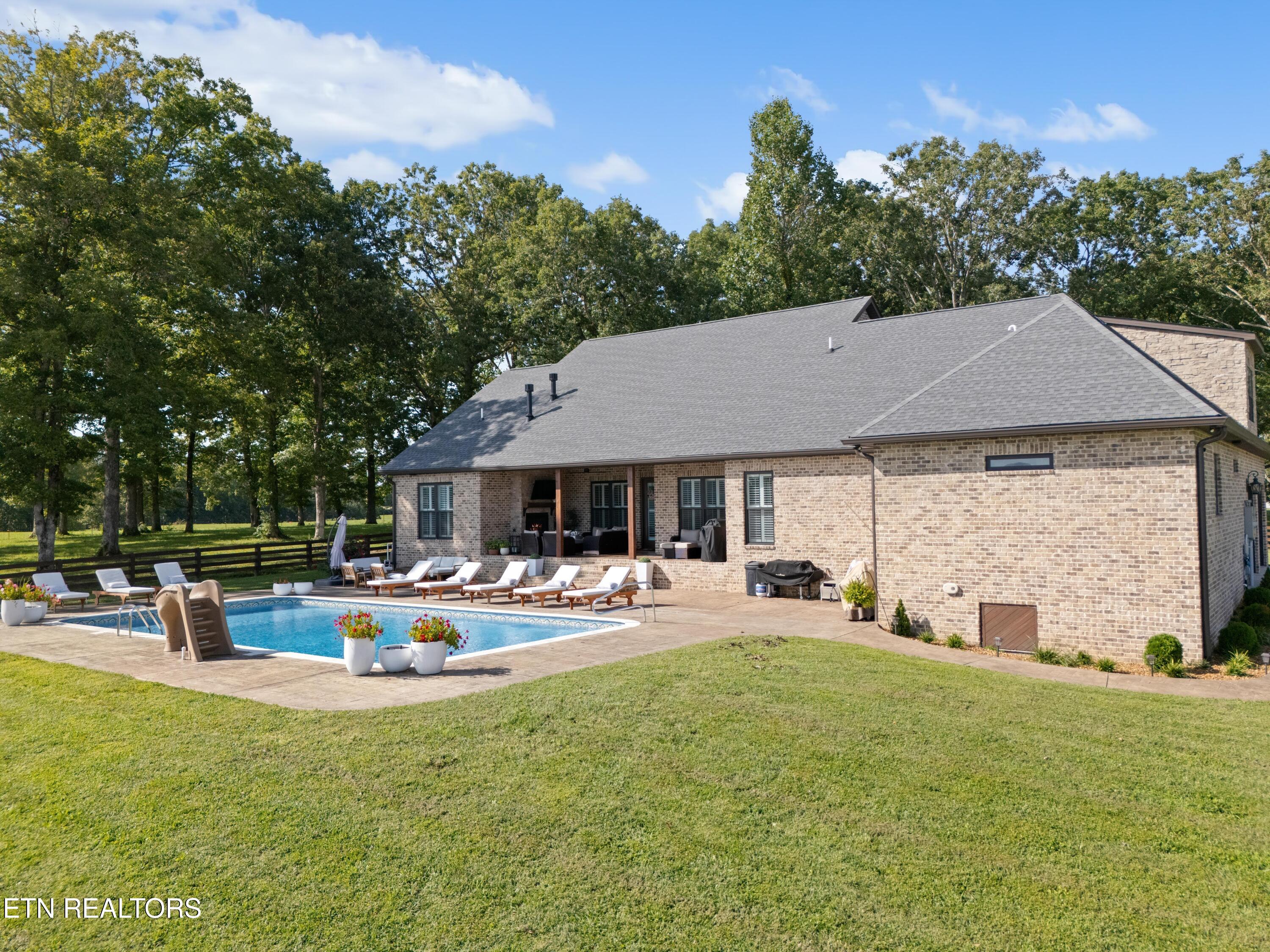 6419 N Highway 70 Crossville TN 38571
