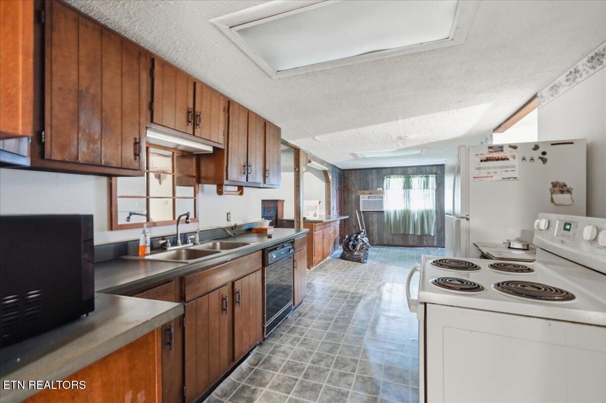 12213 Chapman Highway Seymour TN 37865