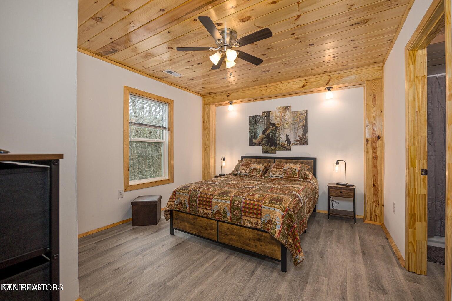 1304 N Oak Court Sevierville TN 37876