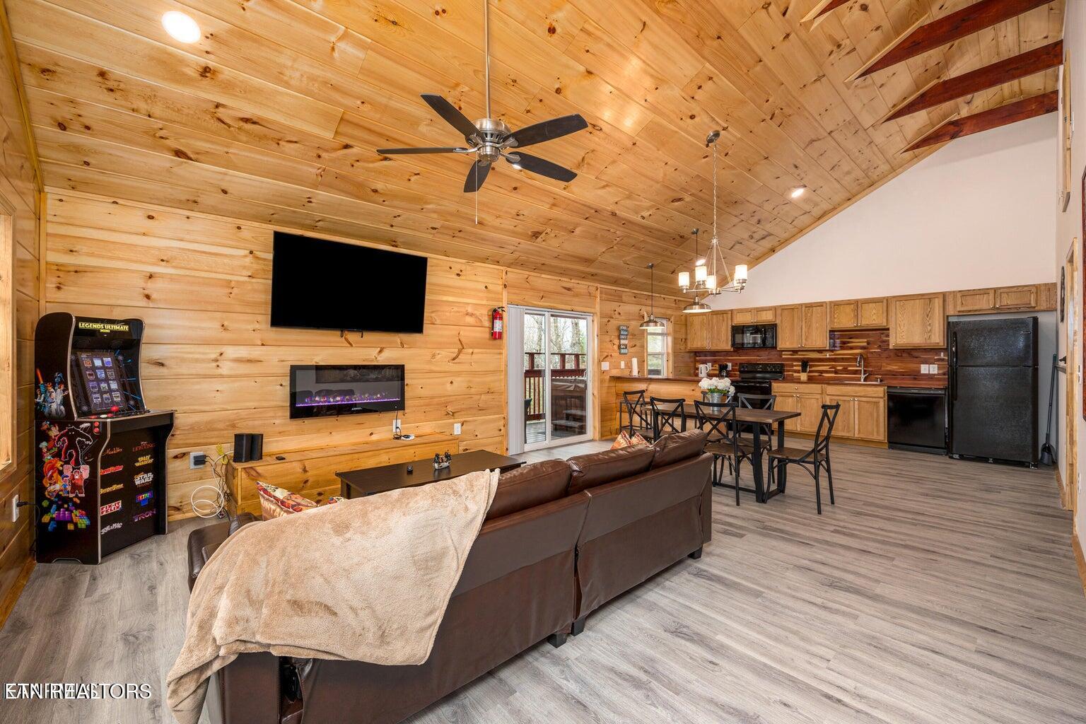 1304 N Oak Court Sevierville TN 37876