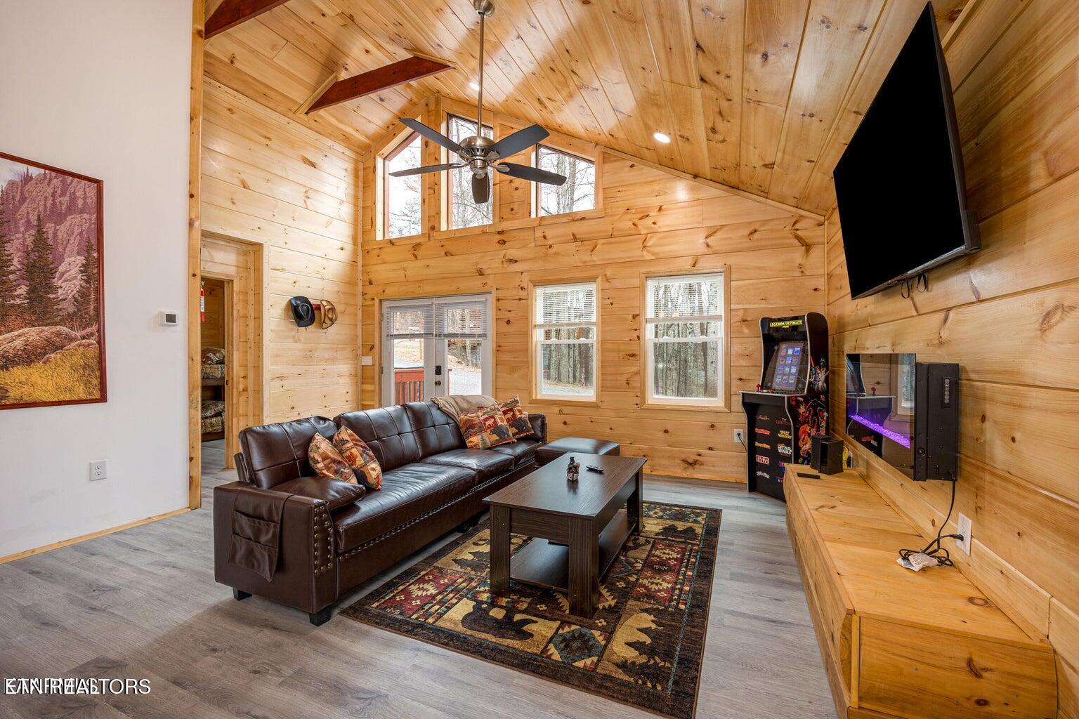1304 N Oak Court Sevierville TN 37876