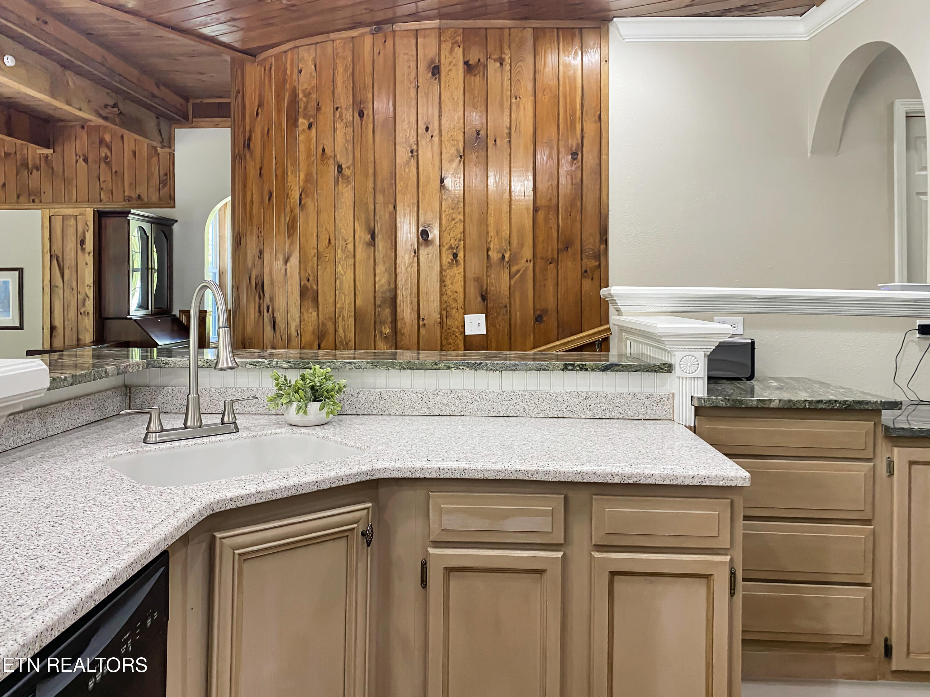 610 Cape Norris Road New Tazewell TN 37825