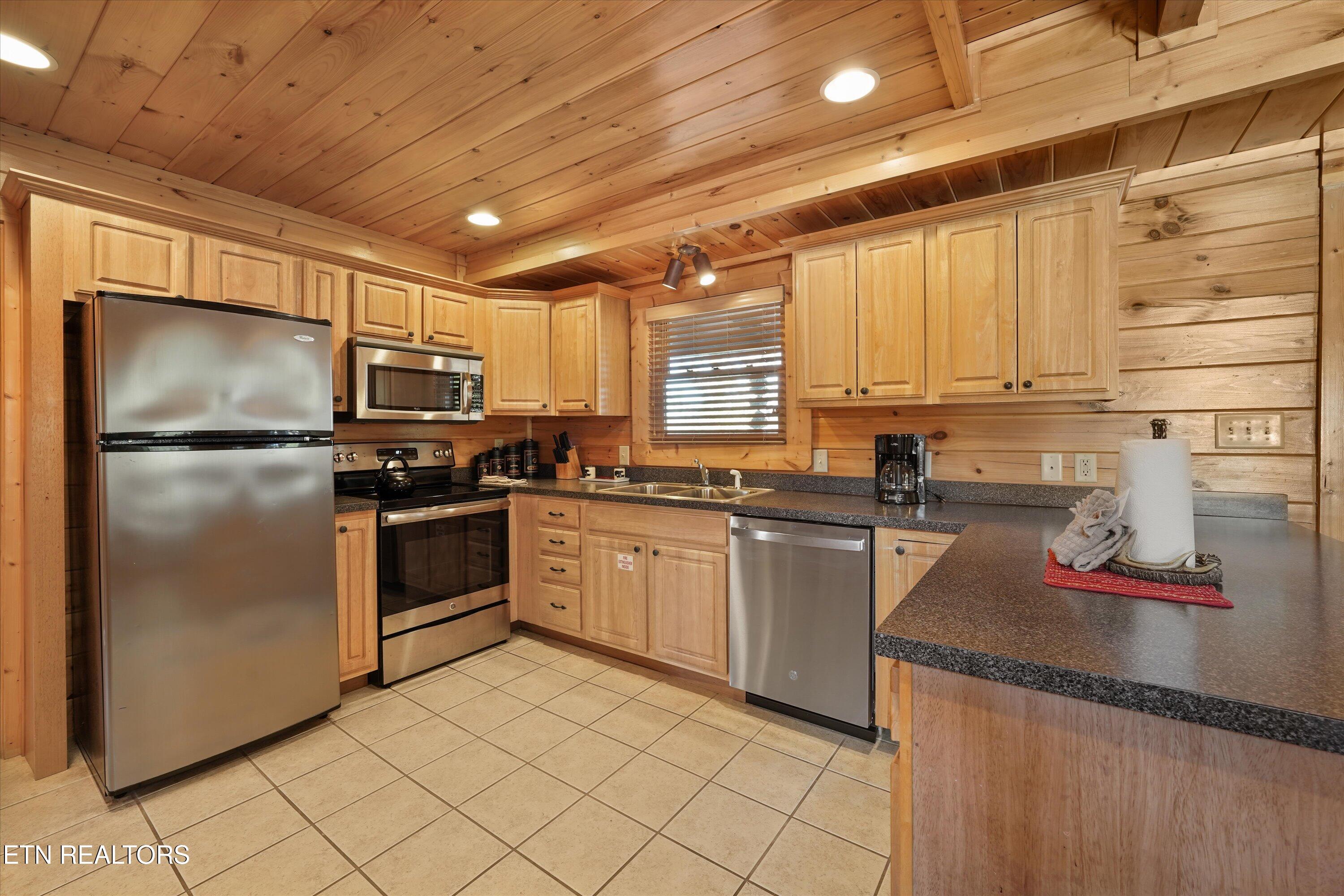 1679 Mountain Lodge Way Pigeon Forge TN 37862