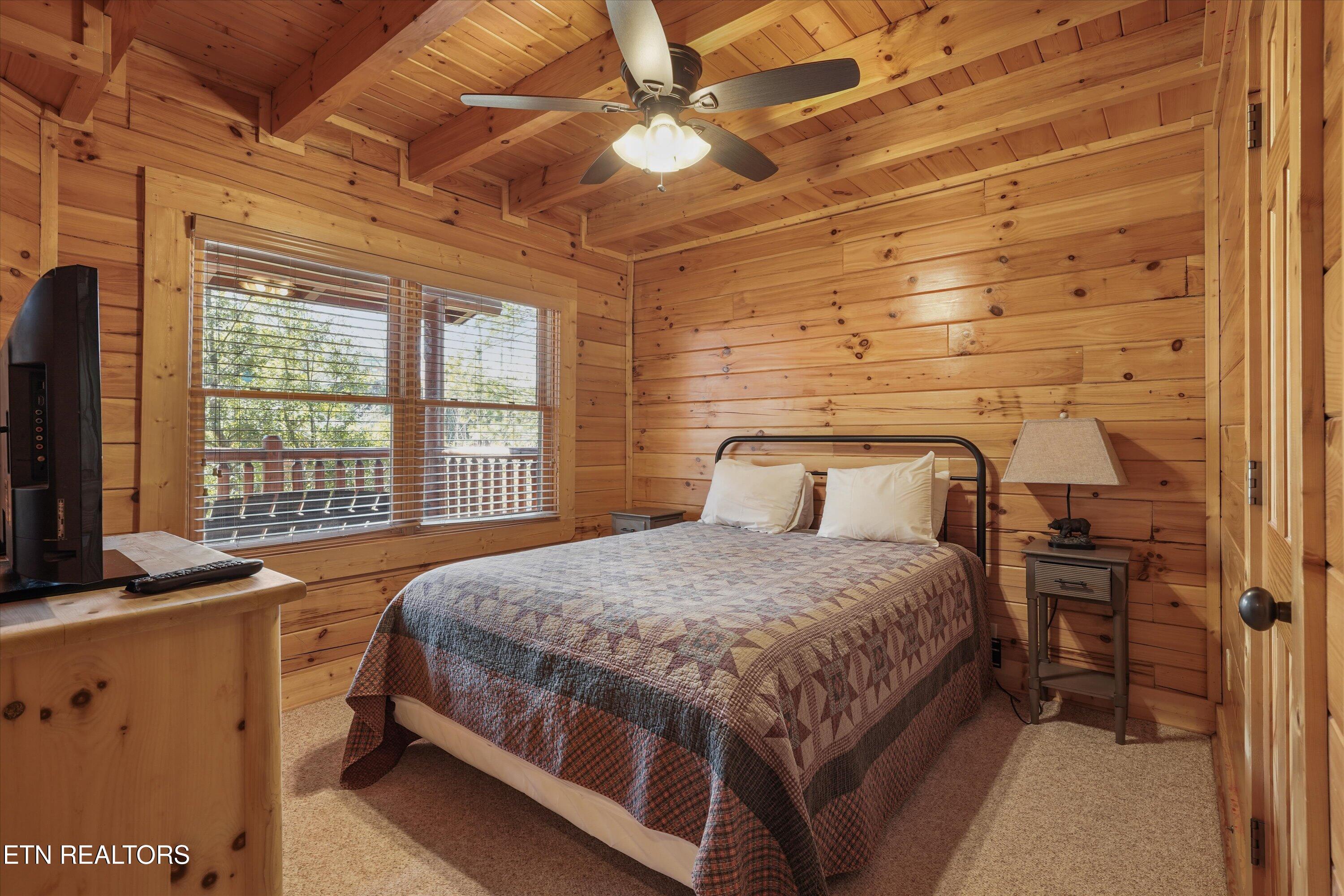 1679 Mountain Lodge Way Pigeon Forge TN 37862