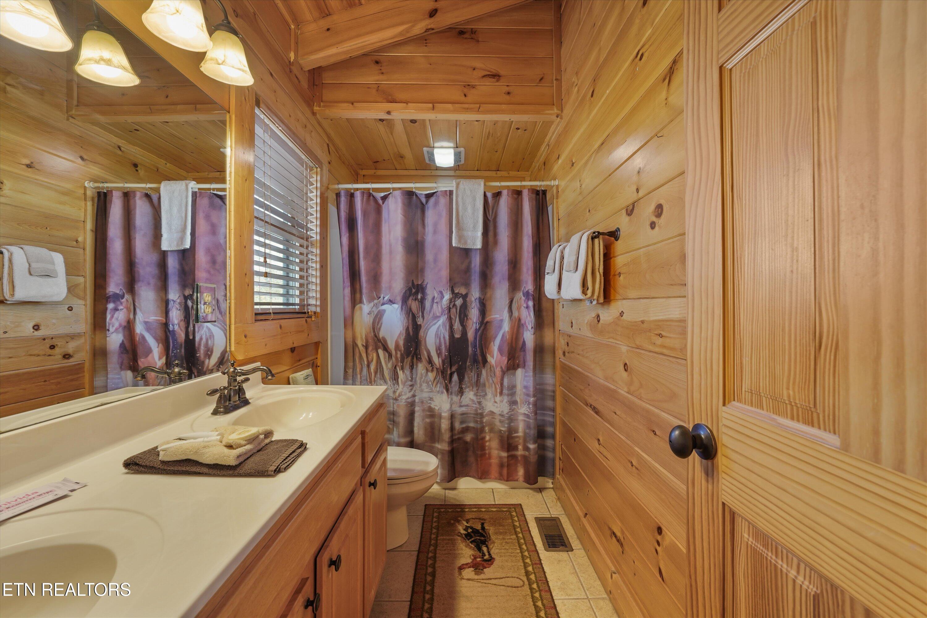 1679 Mountain Lodge Way Pigeon Forge TN 37862